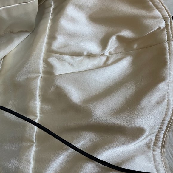 Size 12 Party dress cream white with black lace detail and black ribbon back bow - Picture 5 of 5